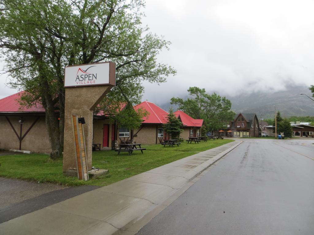 Aspen Village Waterton Park Bagian luar foto