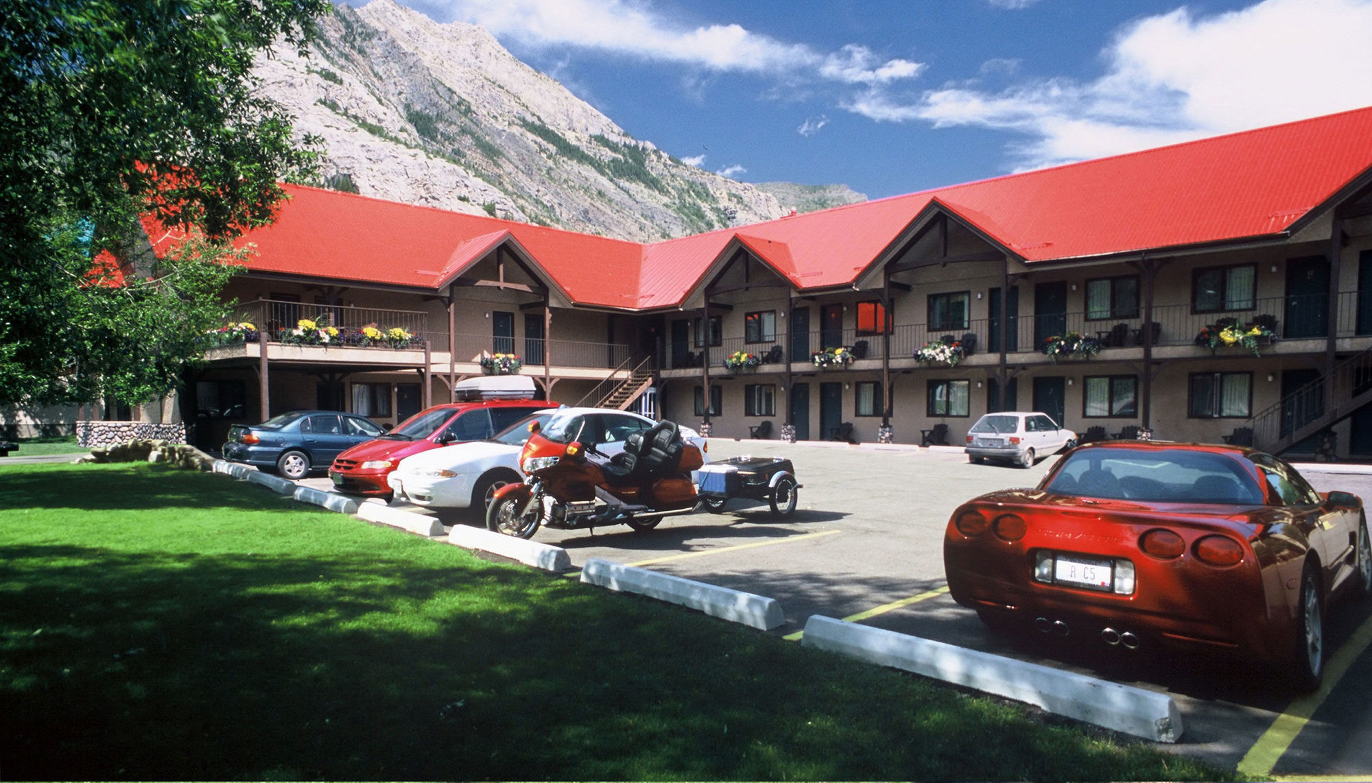 Aspen Village Waterton Park Bagian luar foto